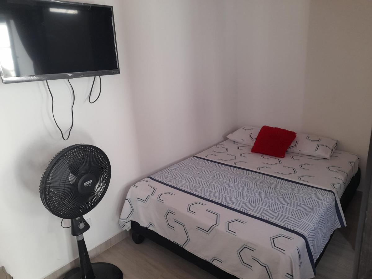 Apartaestudios El Jardin 2 كالي الغرفة الصورة